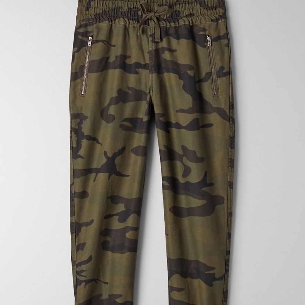 Aritzia TNA camo pants
